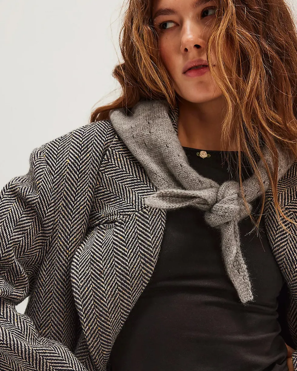 Essential Triangle Scarf - Grey
