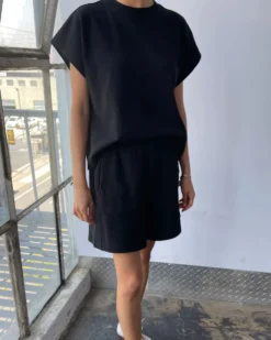 Jeanne Tee - Black