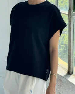 Jeanne Tee - Black