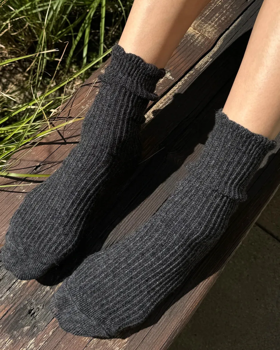 Linen Scallop Socks - Charcoal