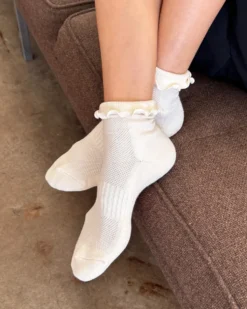 Ruffled Hugger Crew Socks - Vanilla