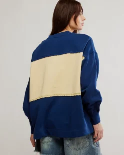 Strawberry Sweatshirt - Oceana Combo