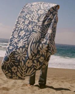 Sunny Woven Towel - Dusty Blue