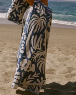 Sunny Woven Towel - Dusty Blue