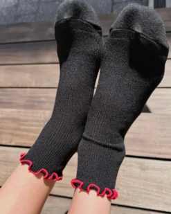 The Petite Ruffled Modal Socks - Black + Red