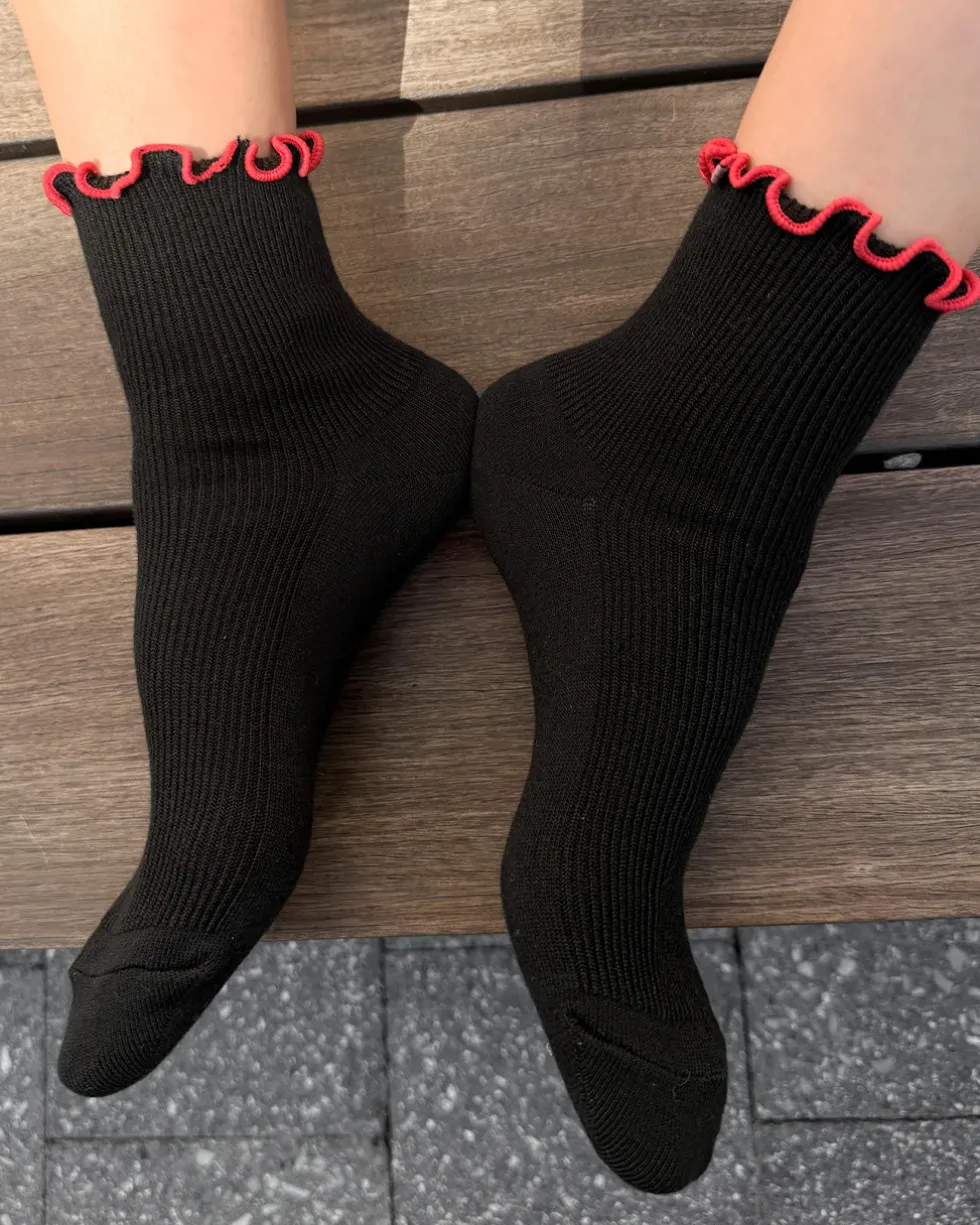 The Petite Ruffled Modal Socks - Black + Red